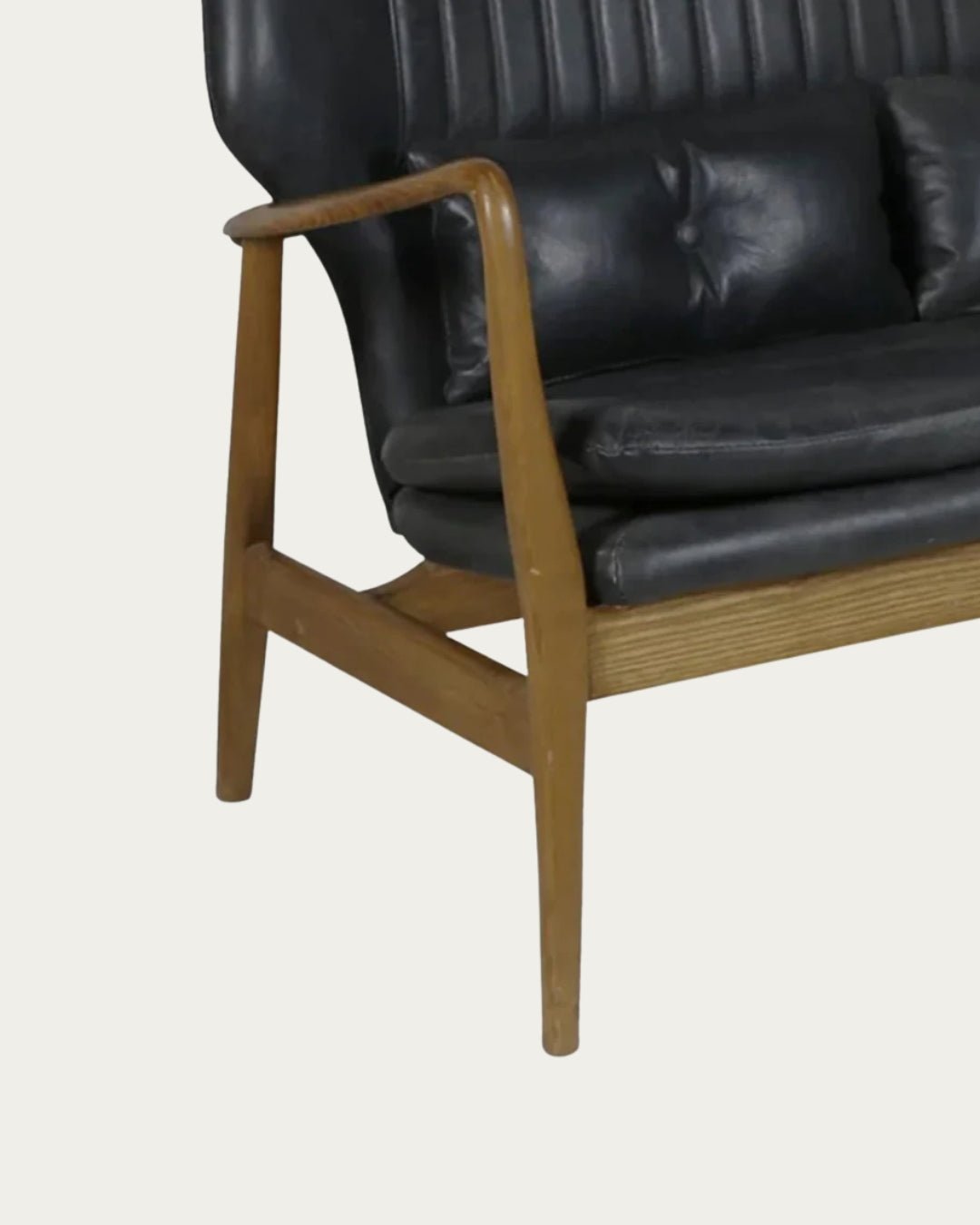 Gustav Black Leather Loveseat - Loveseat - Hello Norden