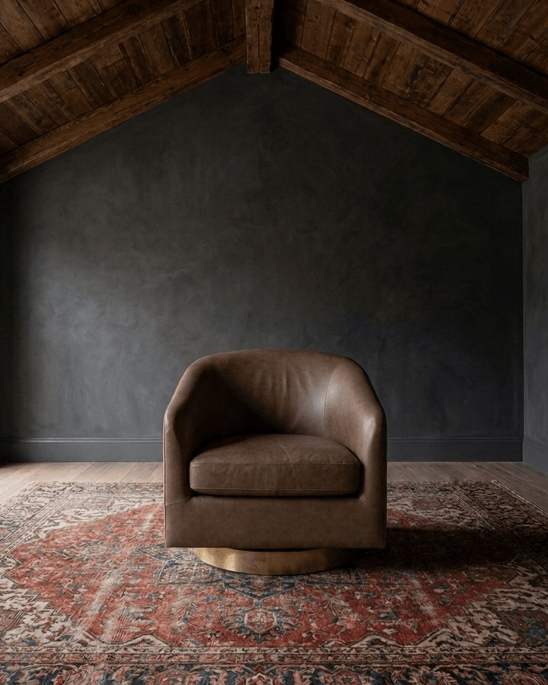Eeva Leather Swivel Chair - Lounge Chairs - Hello Norden