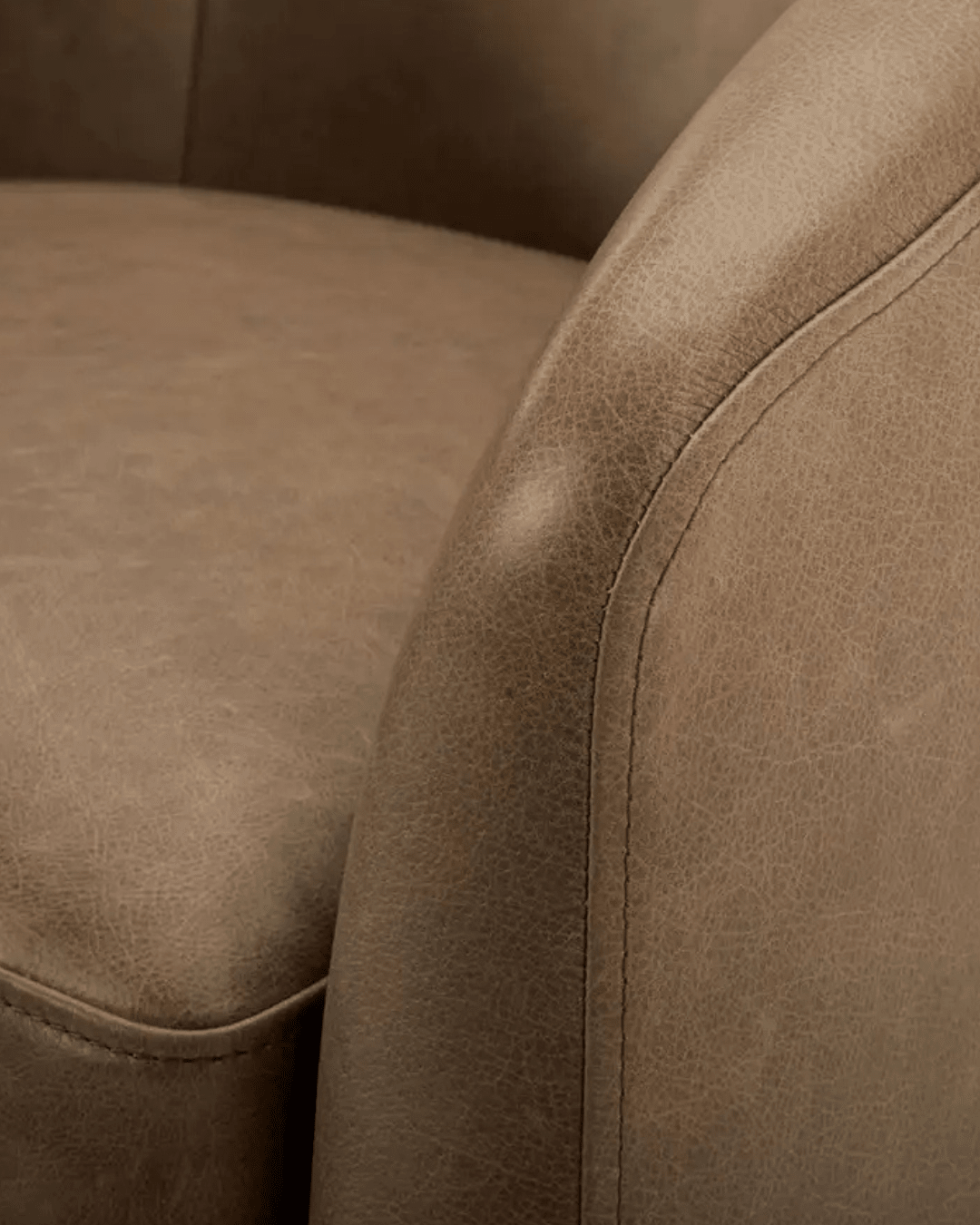 Eeva Leather Swivel Chair - Lounge Chairs - Hello Norden