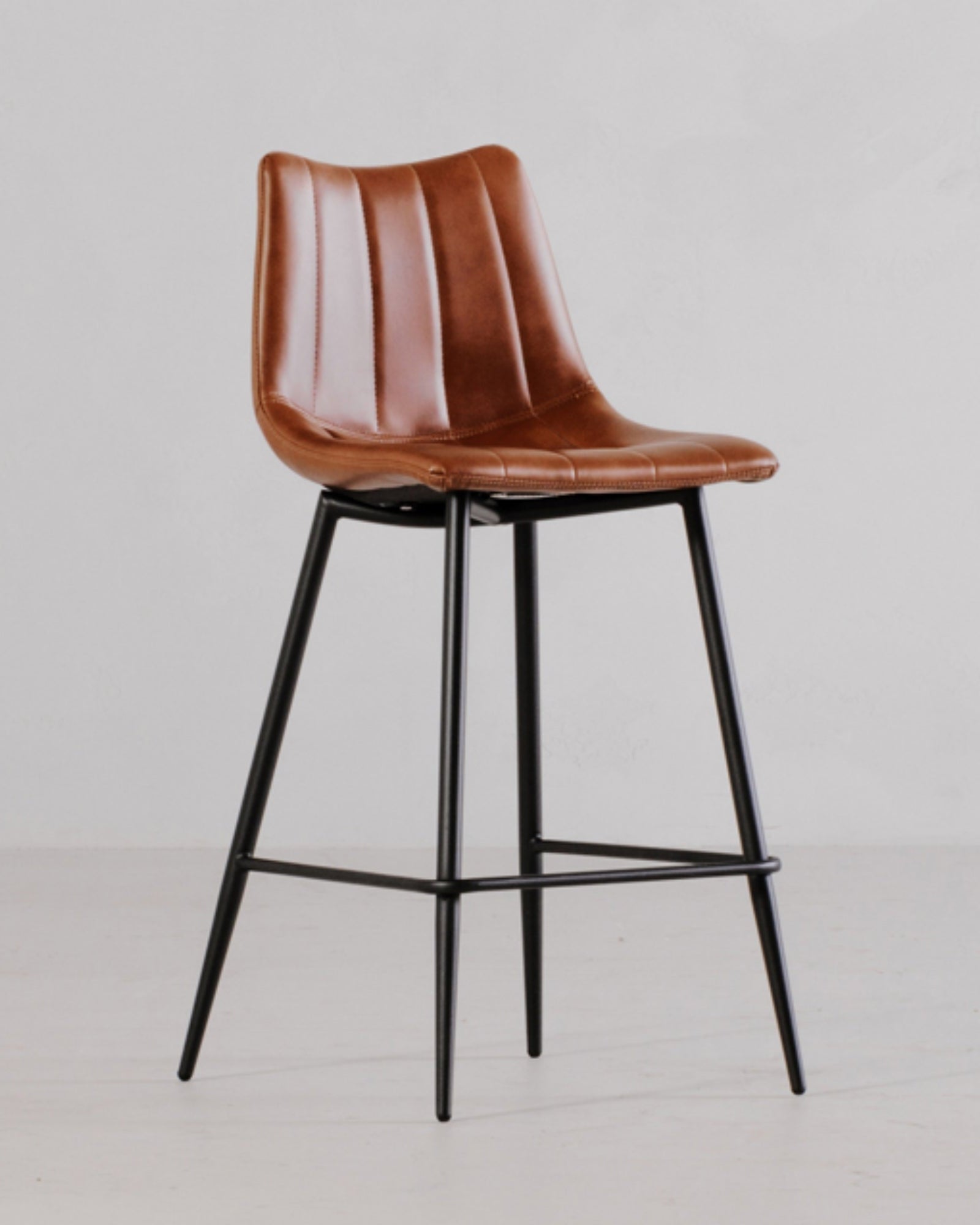 Valdemar Bar Chairs (Set of 2) - Bar Stools - Hello Norden