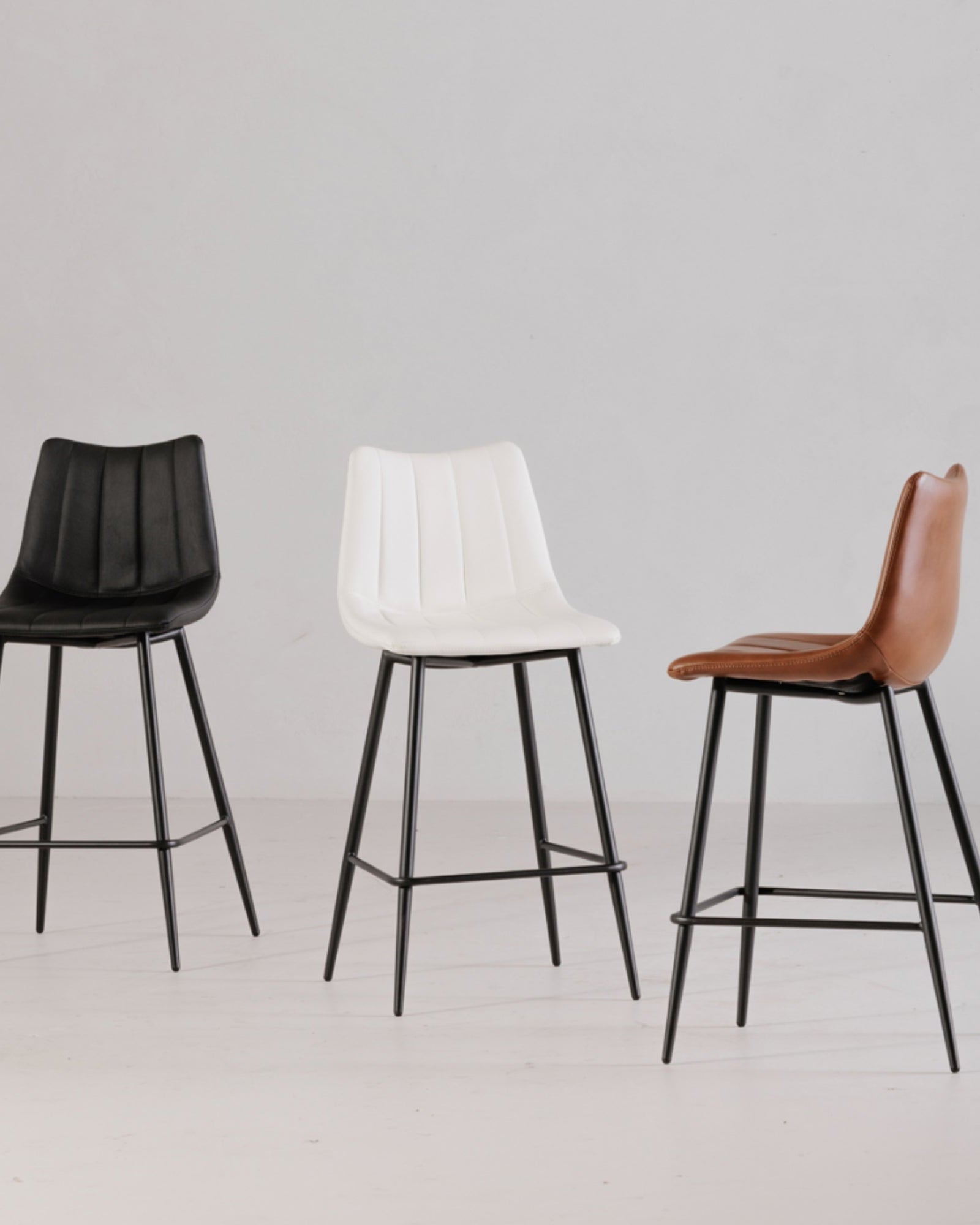 Valdemar Bar Chairs (Set of 2) - Bar Stools - Hello Norden