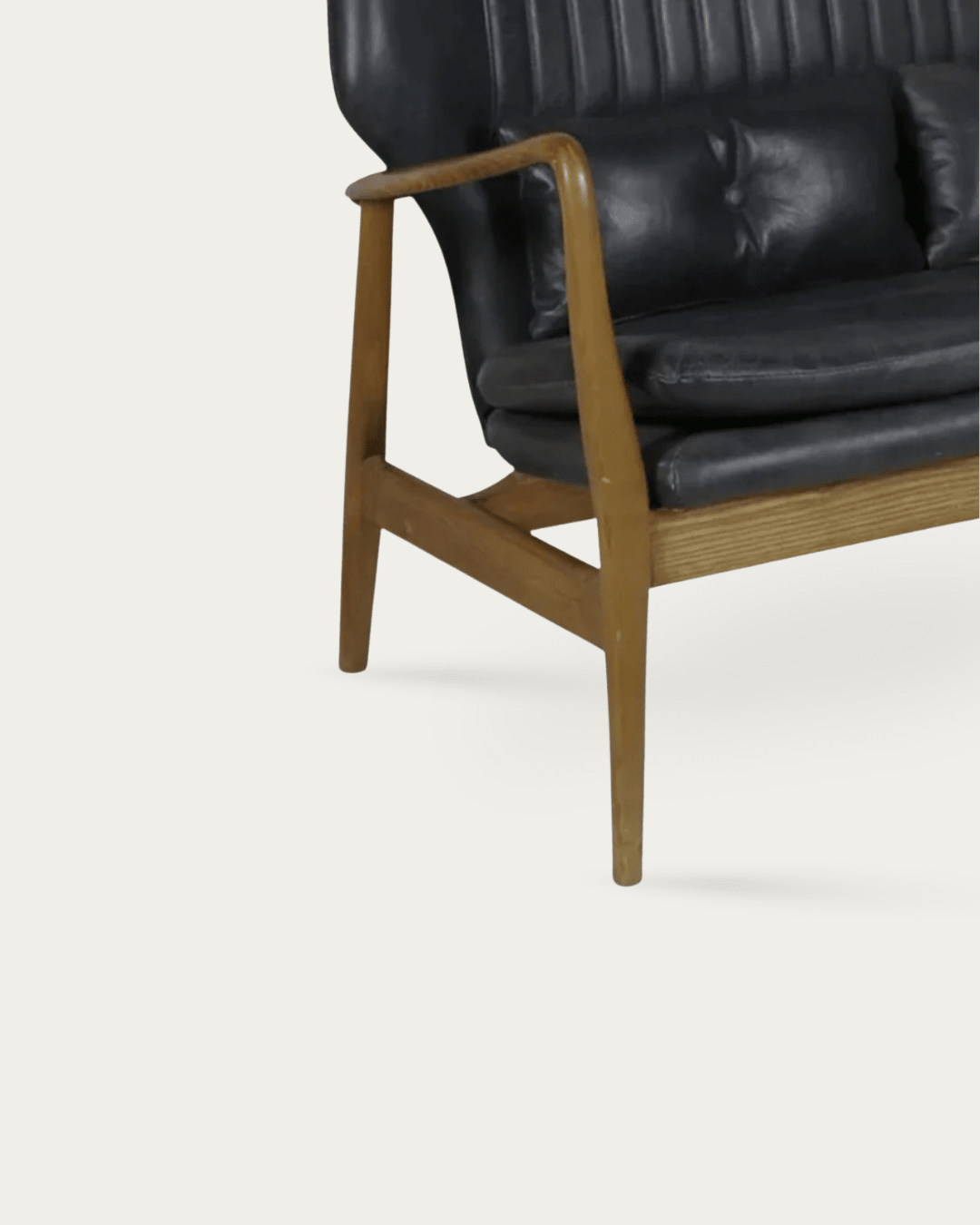 Gustav Black Leather Loveseat - Loveseat - Hello Norden