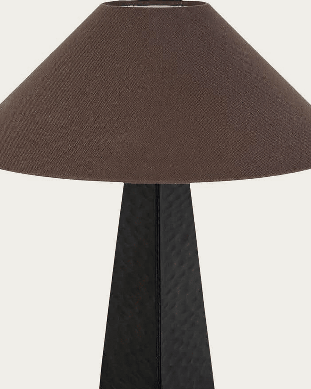 living room furniture modern mountain  table lamp Hello Norden - Halfdan Table Lamp, detail view