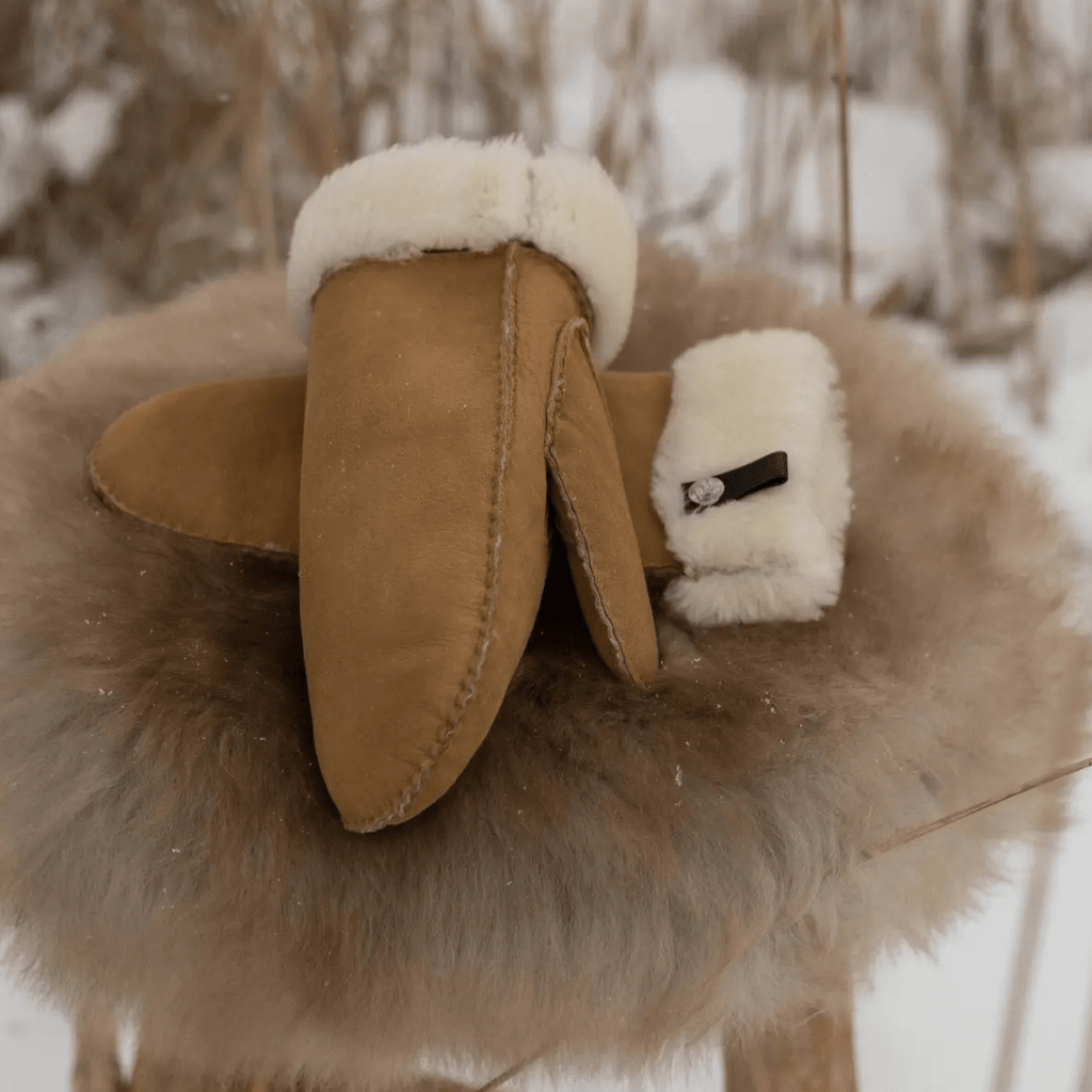 Lambskin Mittens - MIttens - Hello Norden