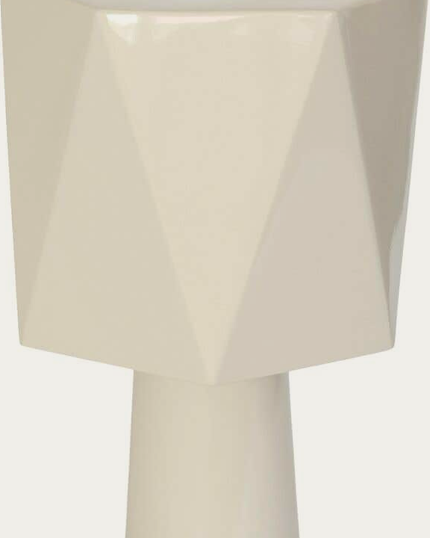 living room furniture modern mountain  table lamp Hello Norden - Torgeir Table Lamp, detail view