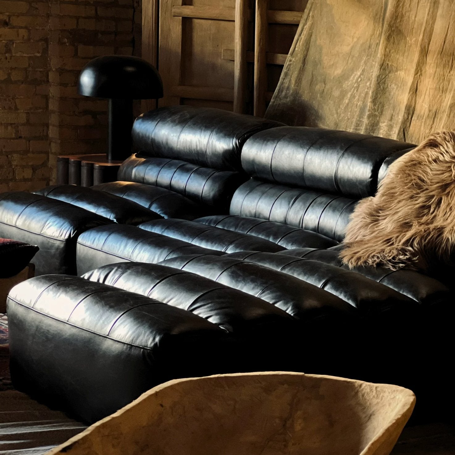 Rainor Leather Sectional - Sectionals - Hello Norden
